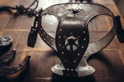 Носили ли люди в Средневековье пояса верности?